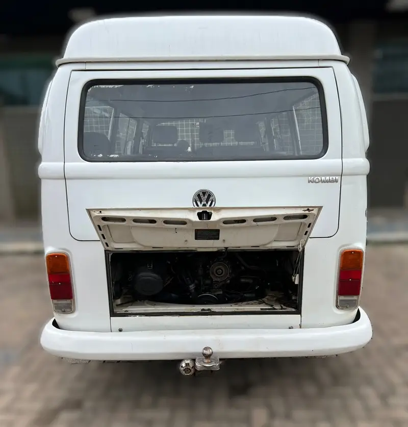 Volkswagen Kombi Standard 1.6 (Álcool)