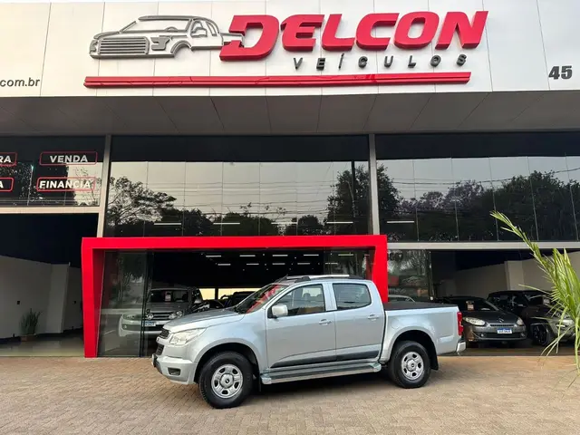Carro Chevrolet S10 Cabine Dupla 2013 S10 LS 2.8 diesel (Cab Dupla) 4x2