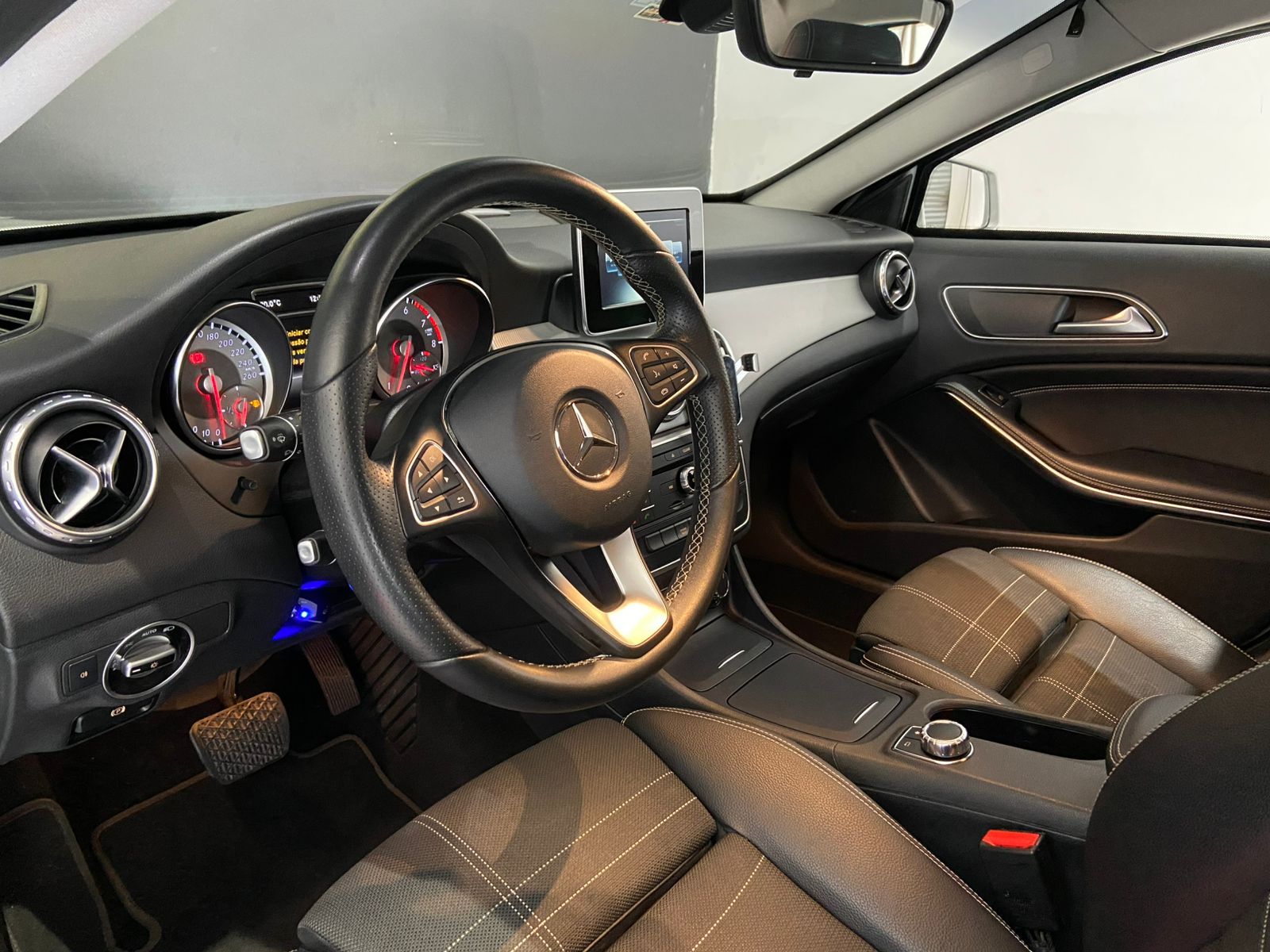 Mercedes-Benz GLA 200