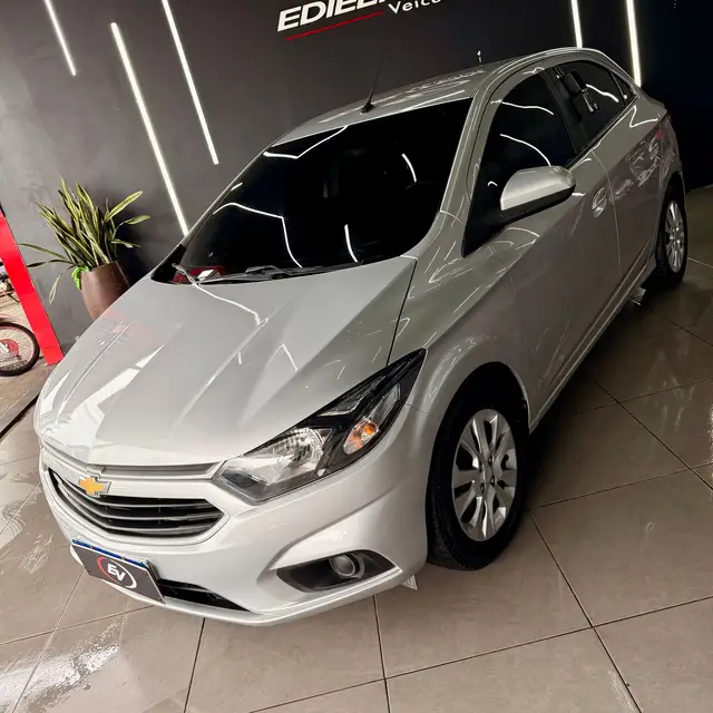 Carro Chevrolet Onix 2018 LT 1.4 8V FlexPower 5p Mec.