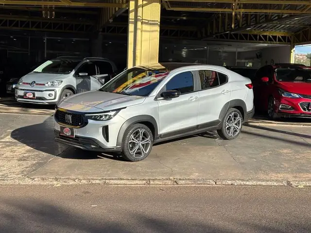 Carro Fiat Fastback 2025 Impetus