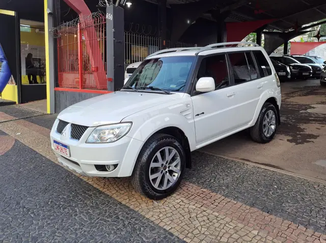 Carro Mitsubishi Pajero TR4 2015 2.0 16V 4X4 (Flex) (Aut)