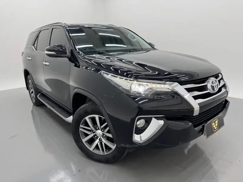 Toyota Hilux Cabine Dupla Hilux 2.8 TDI SRX CD 4x4 (Aut)