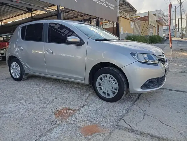 Carro Renault Sandero 2015 Expression 1.0 16V (Flex)
