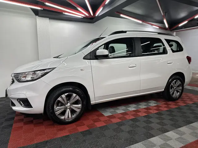 Carro Chevrolet Spin 2023 Premier 1.8 (Aut.)