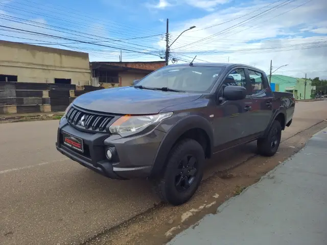 Carro Mitsubishi L200 Triton Outdoor 2023 GLX 2.4 Turbo