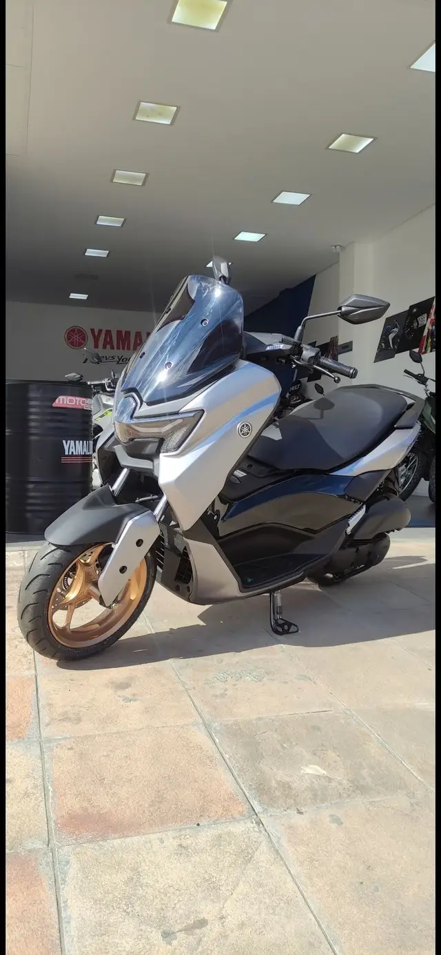 Moto Yamaha NMax 2025 Connected 160 ABS