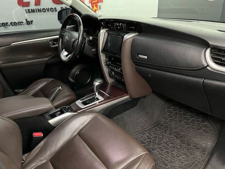 SW4 2.8 TDI SRX 5L 4x4 (Aut)