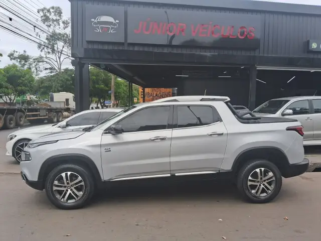 Carro Fiat Toro 2017 Volcano 2.0 diesel AT9 4x4