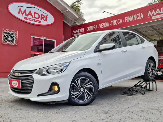 Carro Chevrolet Onix Plus 2024 LT 1.0