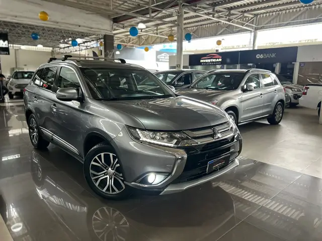 Carro Mitsubishi Outlander 2018 Comfort 2.0 16V (Aut)