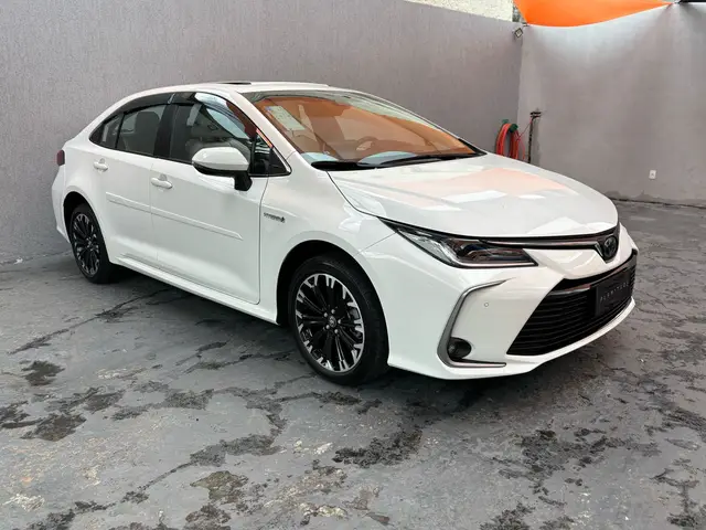 Carro Toyota Corolla 2023 Altis Hybrid Premium 1.8 Flex