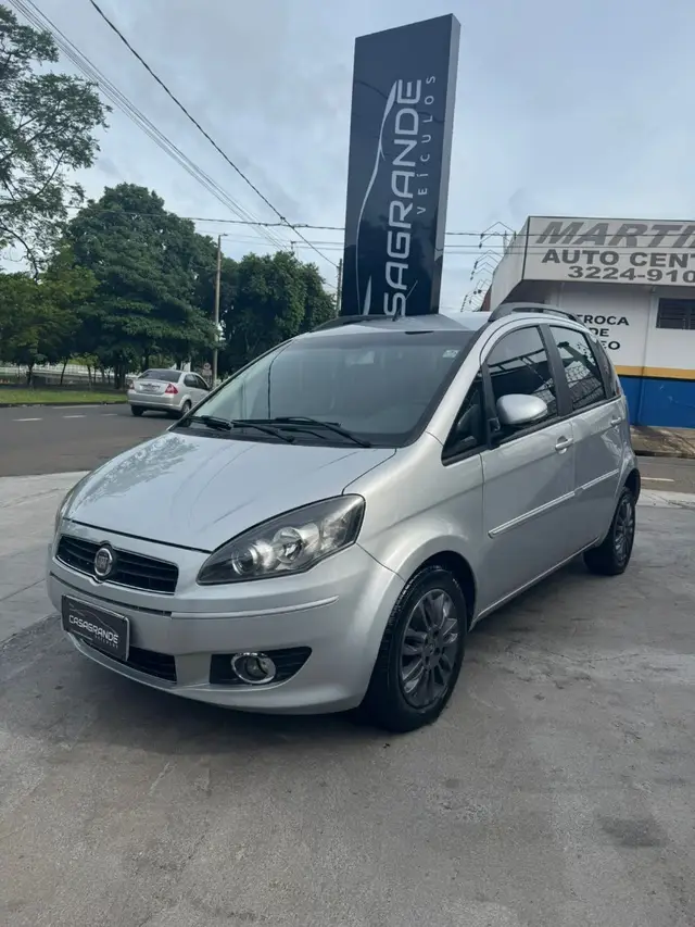 Carro Fiat Idea 2012 Essence 1.6 16V E.TorQ (Flex)