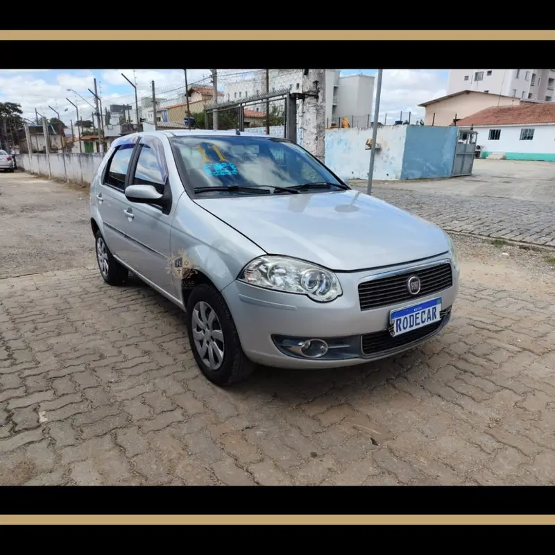 Fiat Palio Attractive 1.4 8V (Flex)