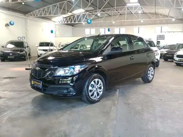Carro Chevrolet Onix 2015 1.4 LT SPE/4 (Aut)