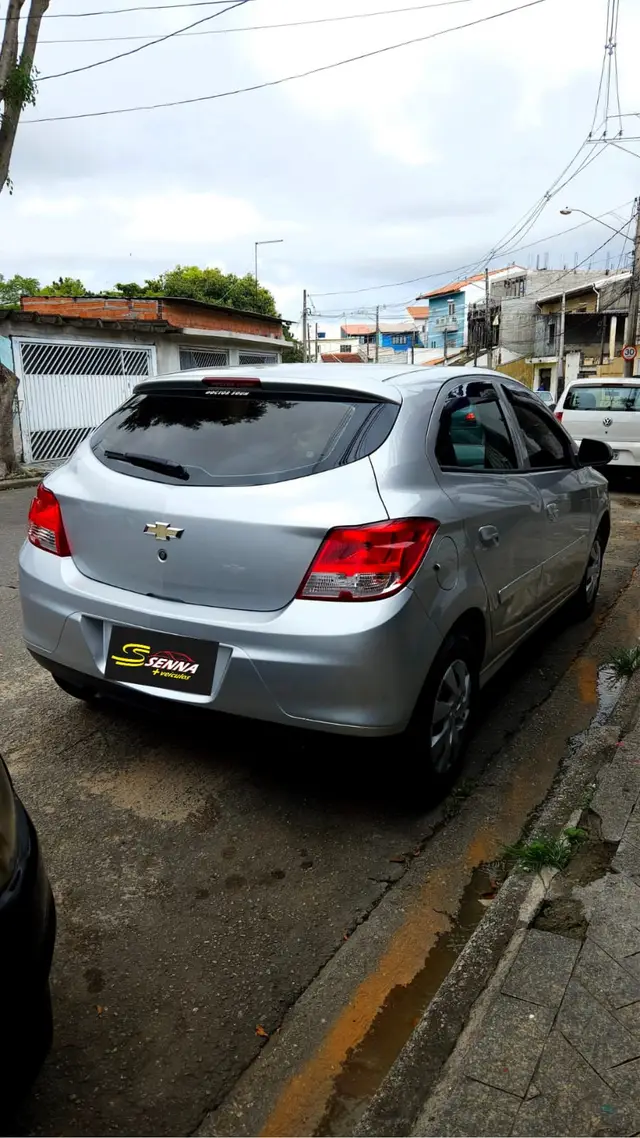 Carro Chevrolet Onix 2013 1.0 LT SPE/4