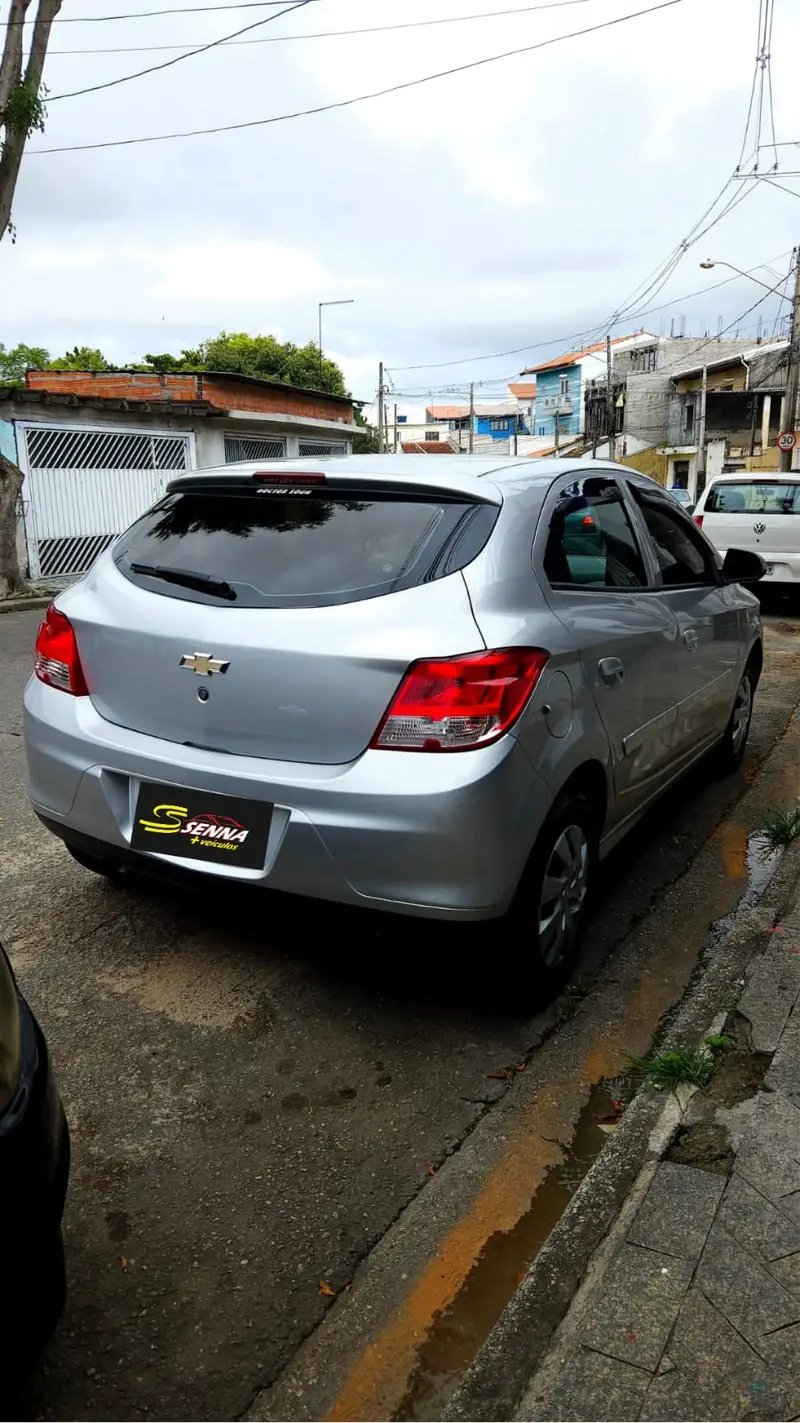 Chevrolet Onix 1.0 LT SPE/4