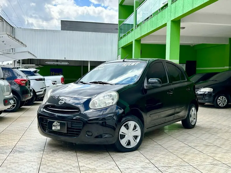 Nissan March 1.6 16V S (Flex)