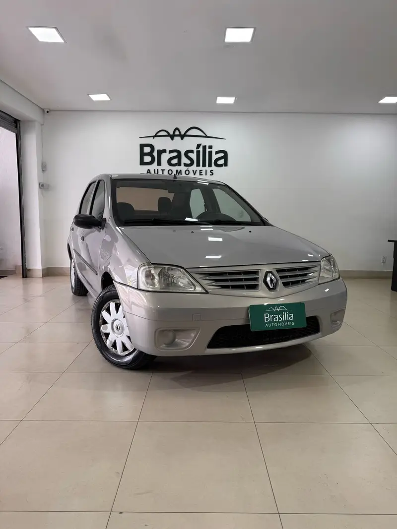 Renault Logan Expression 1.0 16V (flex)