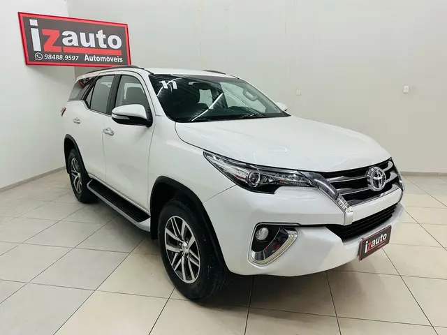Carro Toyota SW4 2017 2.8 TDI SRX 7L 4x4 (Aut)