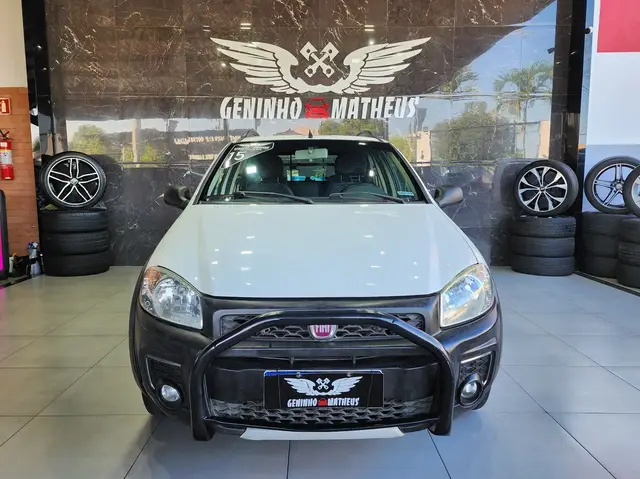 Carro Fiat Strada 2015 Working 1.4 (Flex) (Cabine Dupla)