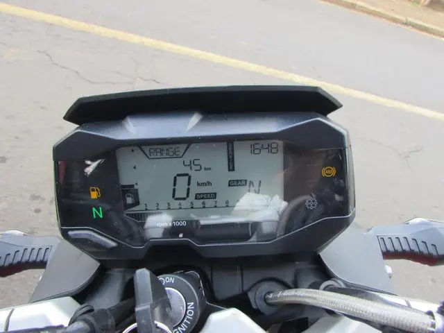 Moto BMW G 310 R 2023 ABS