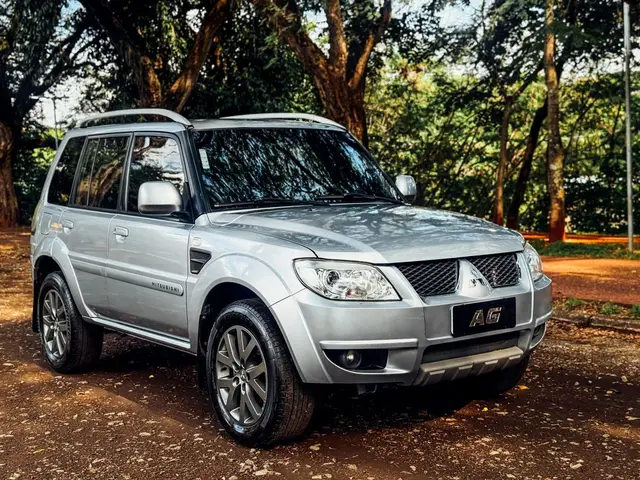 Carro Mitsubishi Pajero TR4 2015 2.0 16V 4x2 (Flex) (Aut)