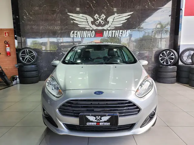 Carro Ford Fiesta Sedan 2016 TIT.Plus 1.0 12V EcoBoost Aut. 5p