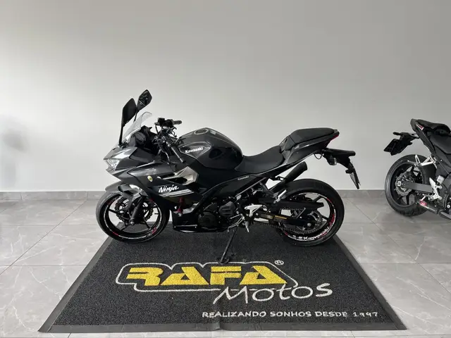 Carro Kawasaki Ninja 2022 400