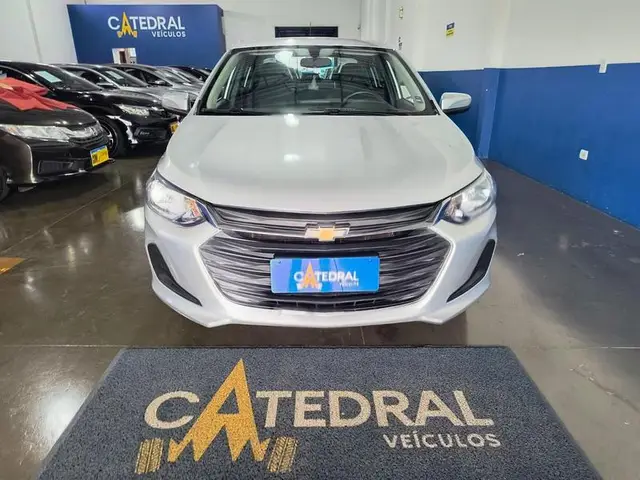 Carro Chevrolet Onix Plus 2023 LT 1.0 Turbo