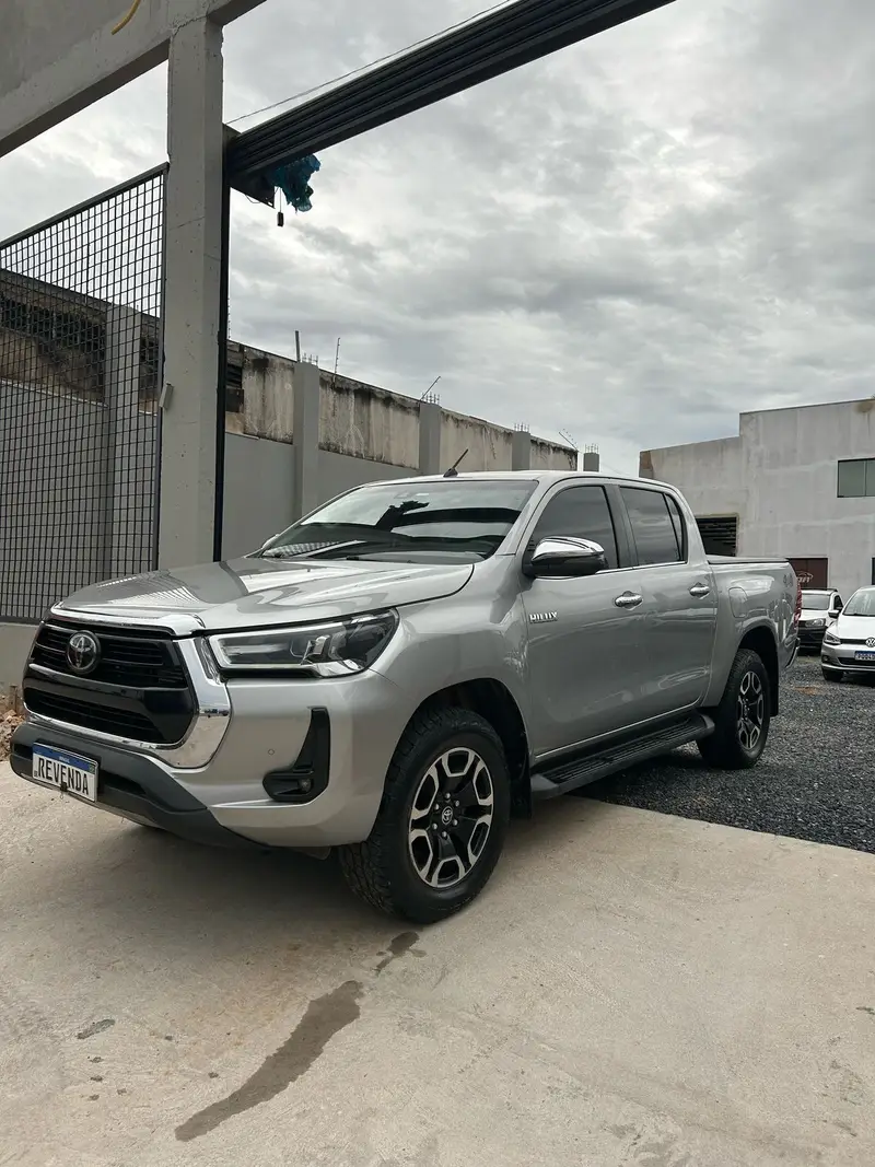 Toyota Hilux Cabine Dupla SRX 2.8 TDI CD 4x4 (Aut)