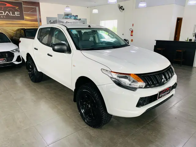 Carro Mitsubishi L200 Triton Sport 2022 GL 2.4 DID-H 4x4 (Aut)