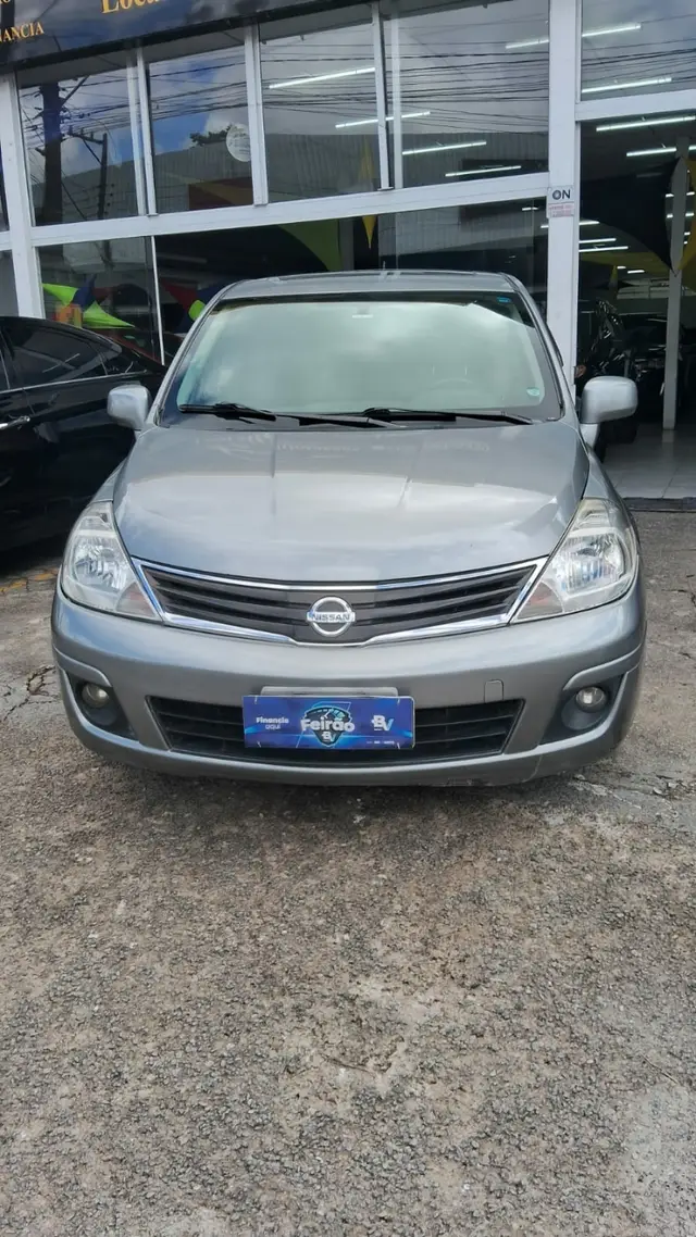 Carro Nissan Tiida 2011 SL 1.8 (flex) (aut)