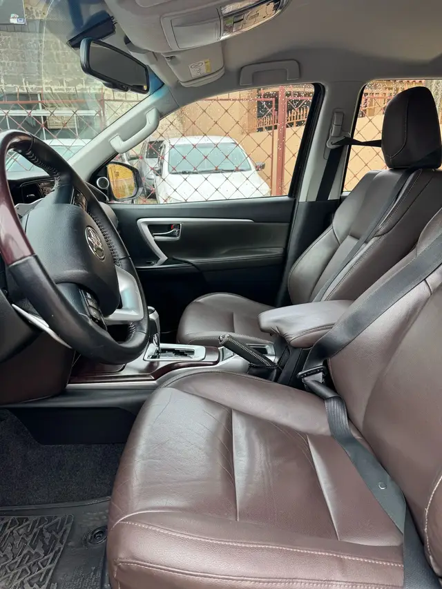 Carro Toyota SW4 2017 2.8 TDI SRX 5L 4x4 (Aut)