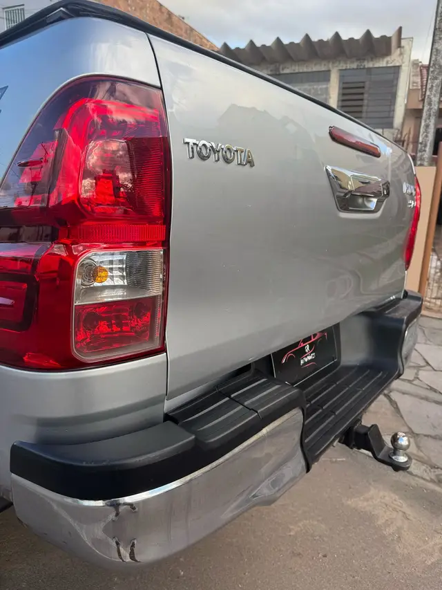Carro Toyota Hilux Cabine Dupla 2017 Hilux 2.8 TDI SRV CD 4x4 (Aut)