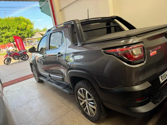 Carro Fiat Strada 2023 Volcano 1.3 CD (Flex)