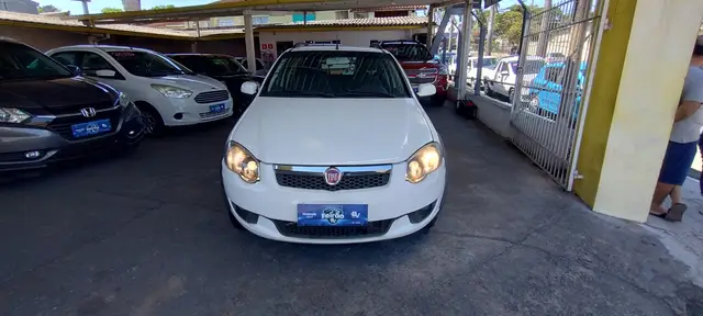 Carro Fiat Strada 2014 Trekking 1.6 16V (Flex) (Cabine Dupla)