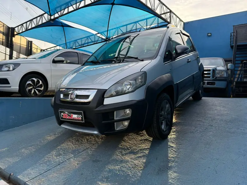 Fiat Idea Adventure 1.8 16V E.TorQ (Flex)