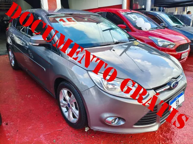 Carro Ford Focus Hatch 2015 SE 1.6 16V TiVCT PowerShift