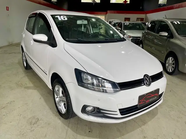 Carro Volkswagen Fox 2016 1.6 16v MSI Highline (Flex)
