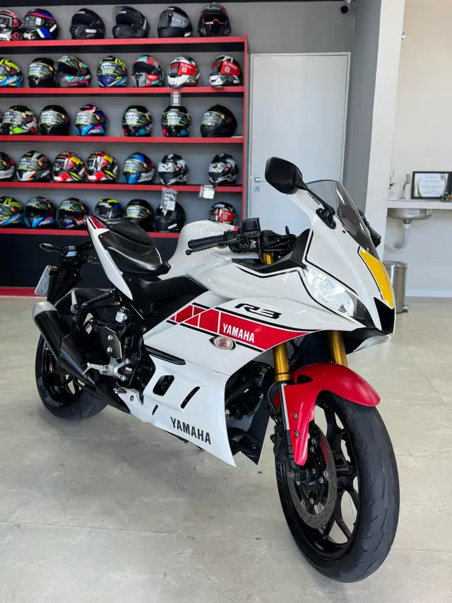 Carro Yamaha YZF R3 2023 World GP 60th Anniversary Edition