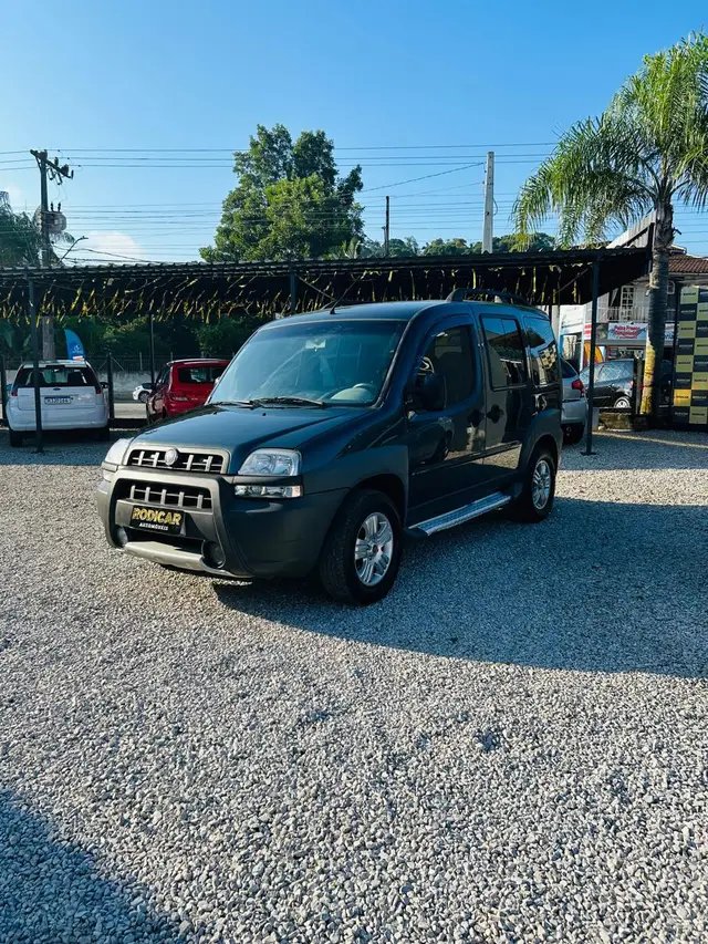 Carro Fiat Doblò 2009 Adventure 1.8 8V (Flex)