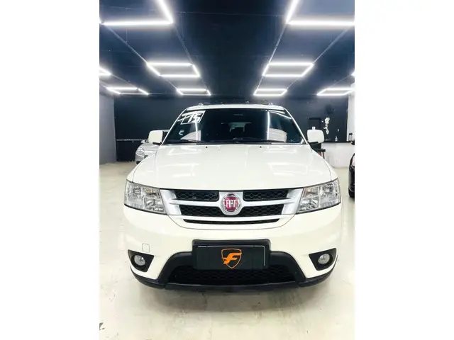 Carro Fiat Freemont 2015 2.4 16V Precision (Aut)