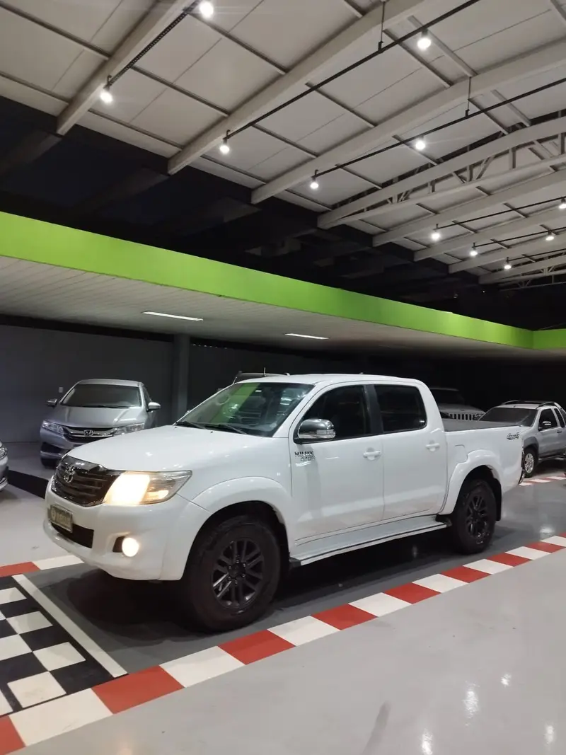 Toyota Hilux 2.7 SRV CD 4x4 (Flex) (Aut)