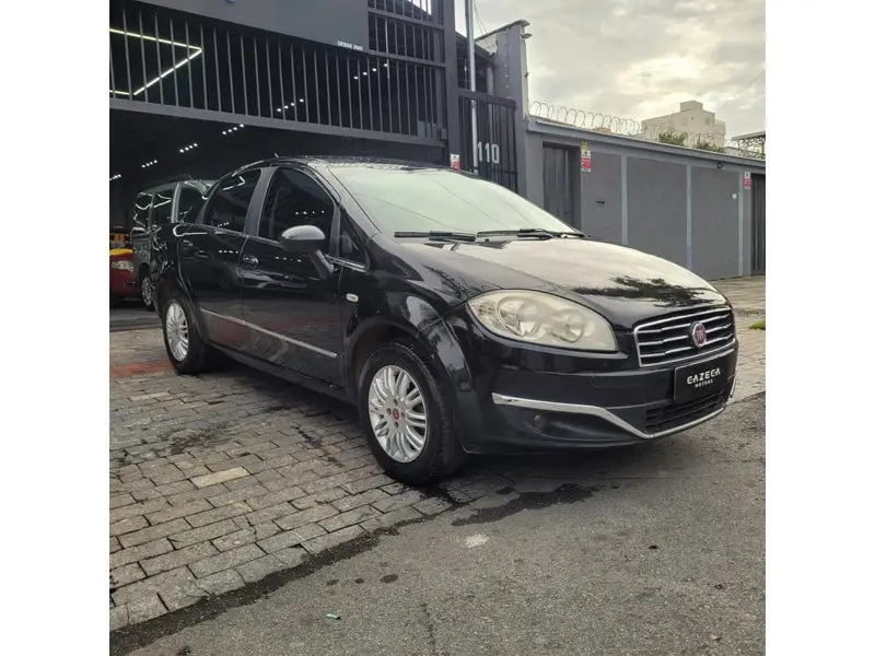 Fiat Linea Essence 1.8 16V (Flex)