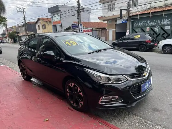 Carro Chevrolet Cruze 2019 HB Black Bow Tie 1.4 TB Flex Aut.