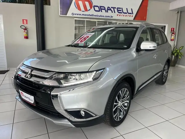 Carro Mitsubishi Outlander 2018 Comfort 2.0 16V (Aut)