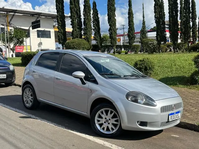 Carro Fiat Punto 2012 ATTRACTIVE ITALIA 1.4 F.Flex 8V 5p