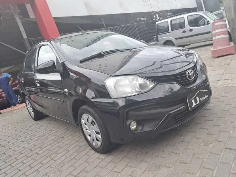 Toyota Etios Sedan XS 1.5 (Flex)