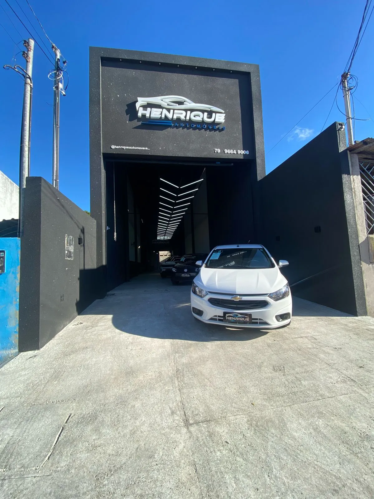 Fachada da loja Veículos à venda em HENRIQUE AUTOMOVEIS LTDA - Aracaju - SE | Mobiauto